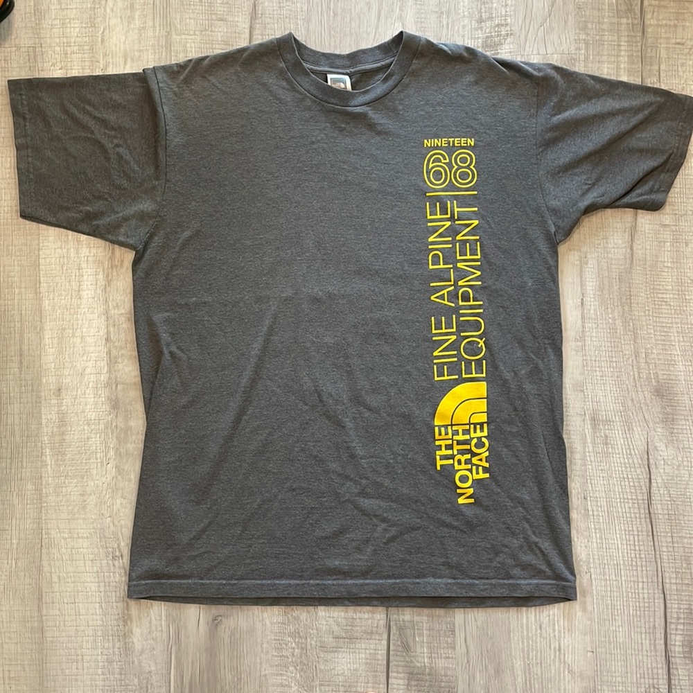 The North Face Men’s T-shirt, Size Large